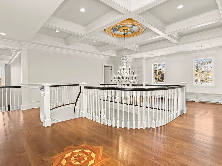 386 Westover - 2nd Floor Foyer