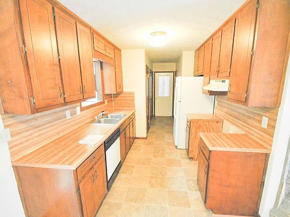 3rd image of 2774 Varlet Ct