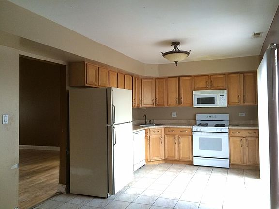 4th image of 1620 E Waterford Ln
