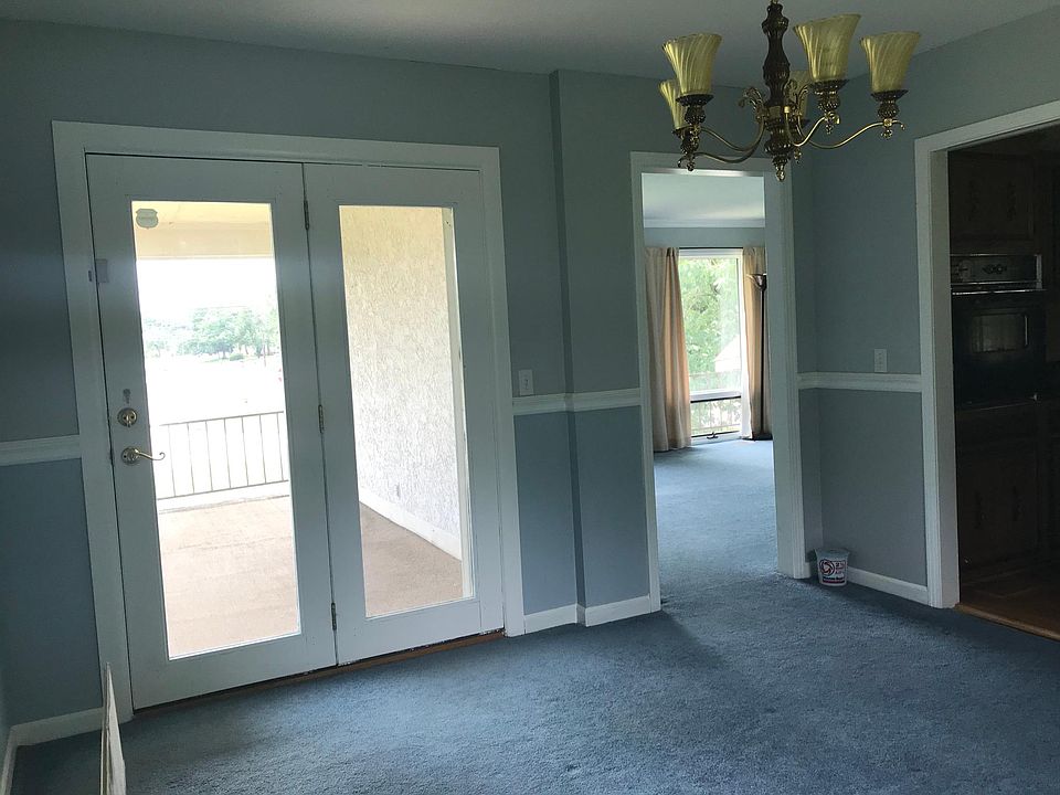 Dining Room with French doors out to 12x6 covered porch!