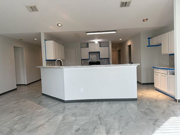 4th image of 7719 Cloverlake Ct