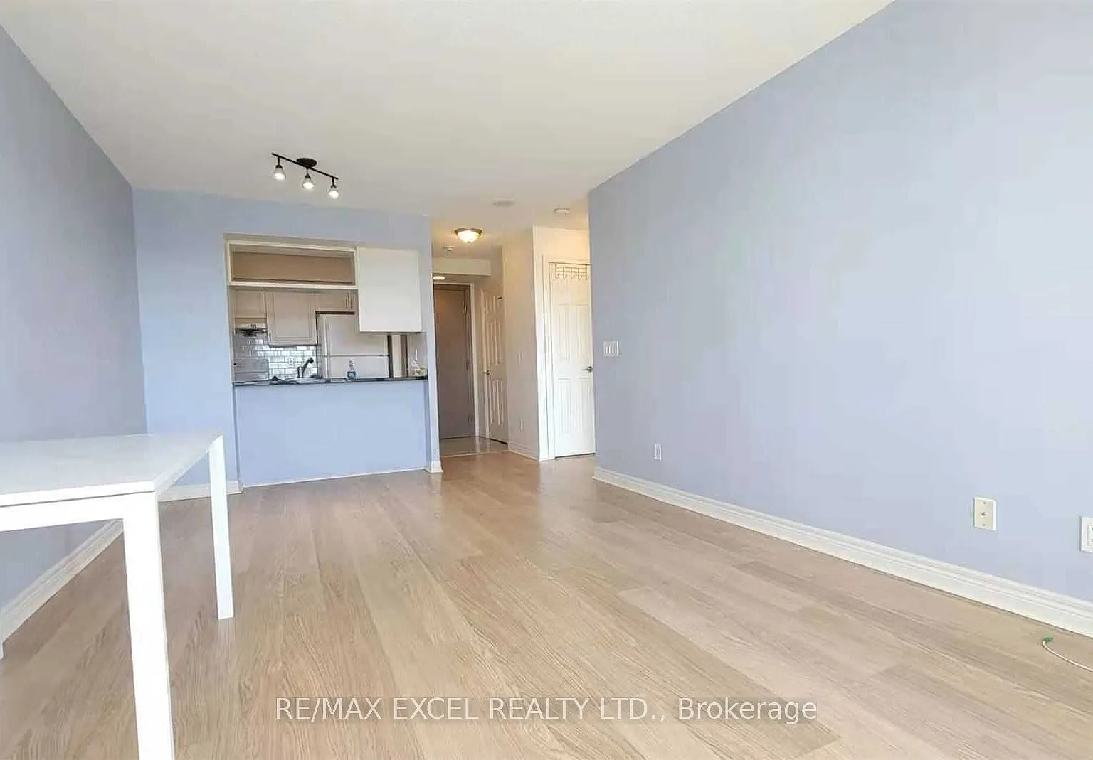 2 bed, $2,300 — Photo 3