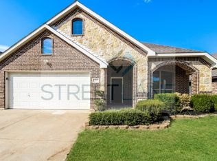 1305 Raleigh Path Rd, Denton, TX 76208