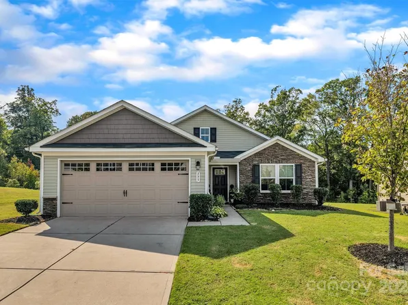 395 Hunton Forest Dr NW, Concord, NC 28025