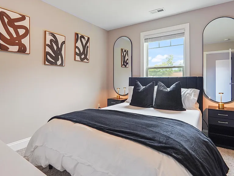 2675 Elmin St — Photo 32