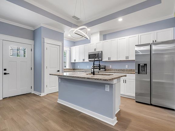 4th image of 279 Ayers Ct