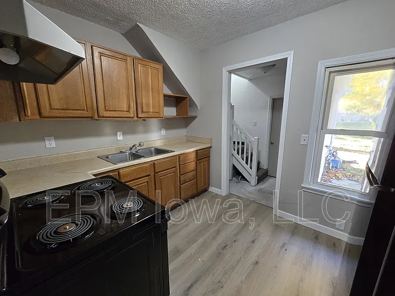 1125 N Barclay St — Photo 17