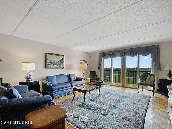 3rd image of 6701 N Milwaukee Ave APT 610