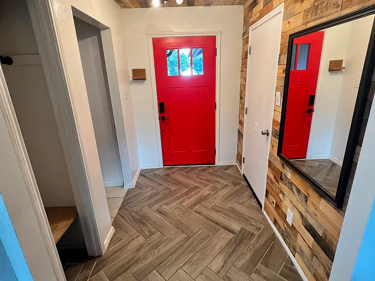 124 Oak River Dr — Photo 2