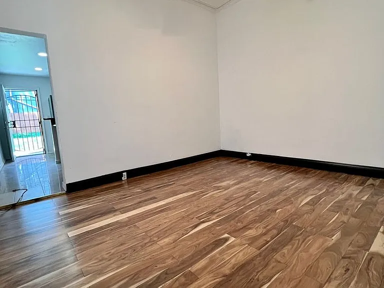 412 N 32nd St — Photo 10