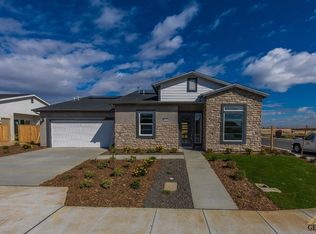 9207 Majestic Falls Ln, Shafter, CA 93263