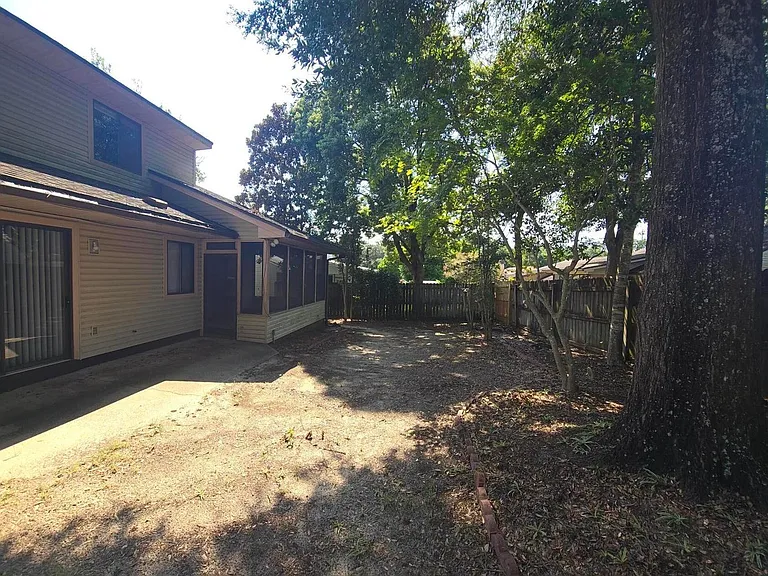 3929 Balsam Dr — Photo 47