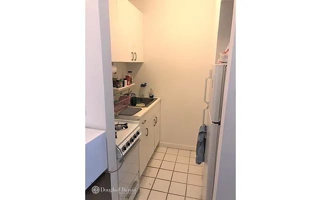 Rented by Douglas Elliman | media 3