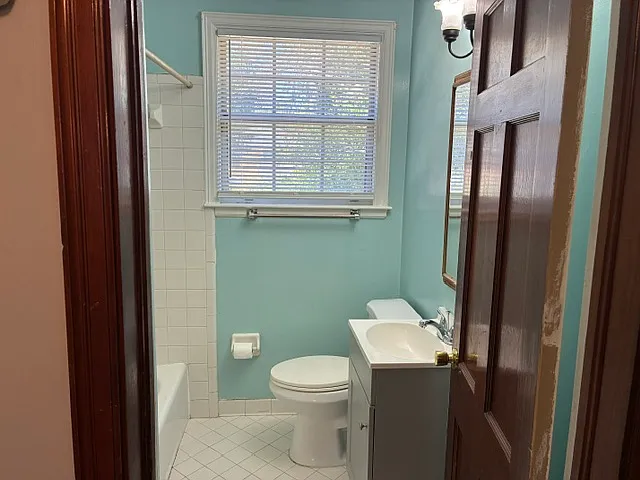 8034 Wakefield Ave — Photo 11