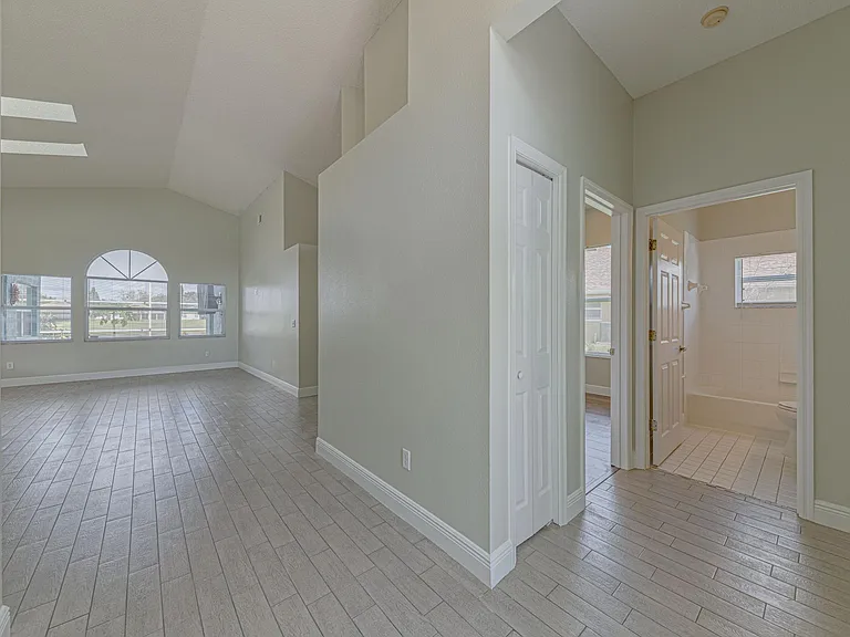 12549 Waterhaven Cir — Photo 7