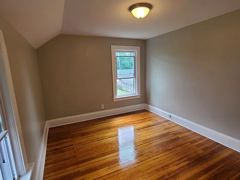 1114 N Madison St — Photo 22
