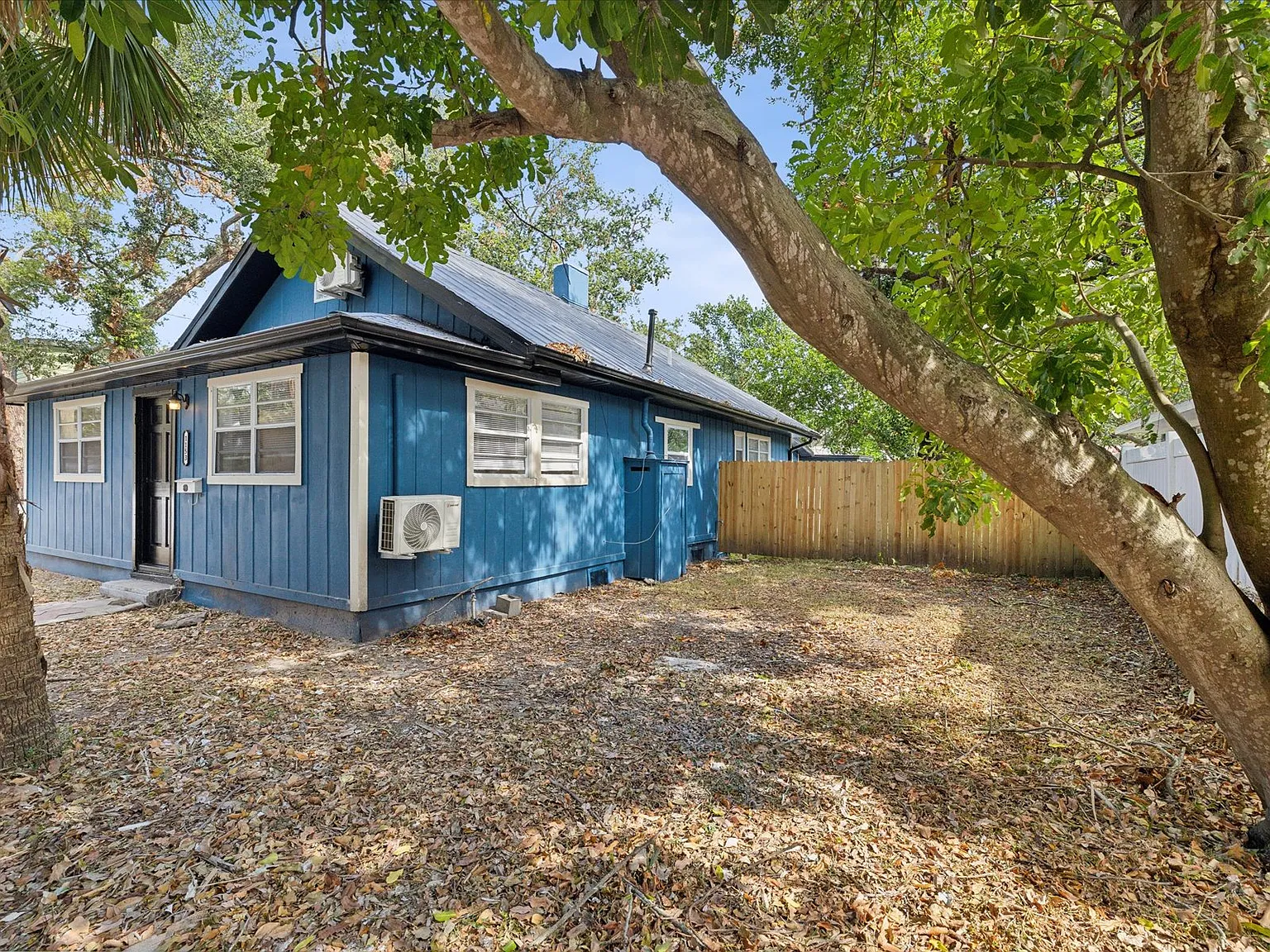 2 bed, 684 sqft, $2,050 — Photo 2