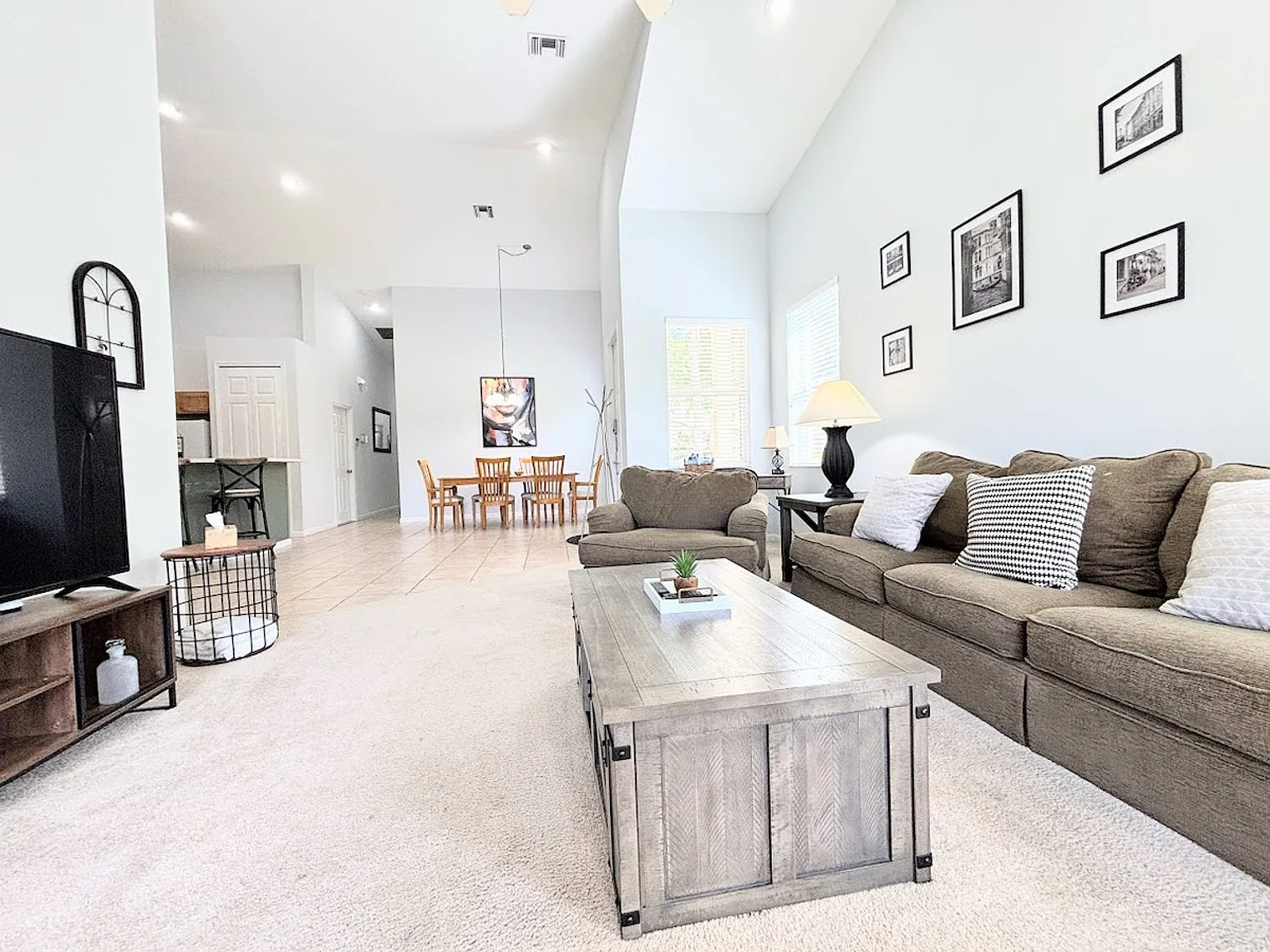 3 bed, 2.0 bath, $3,690 — Photo 3