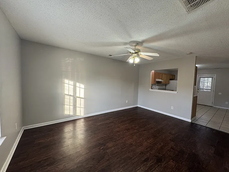 364 Hunting Green Dr #1 — Photo 2