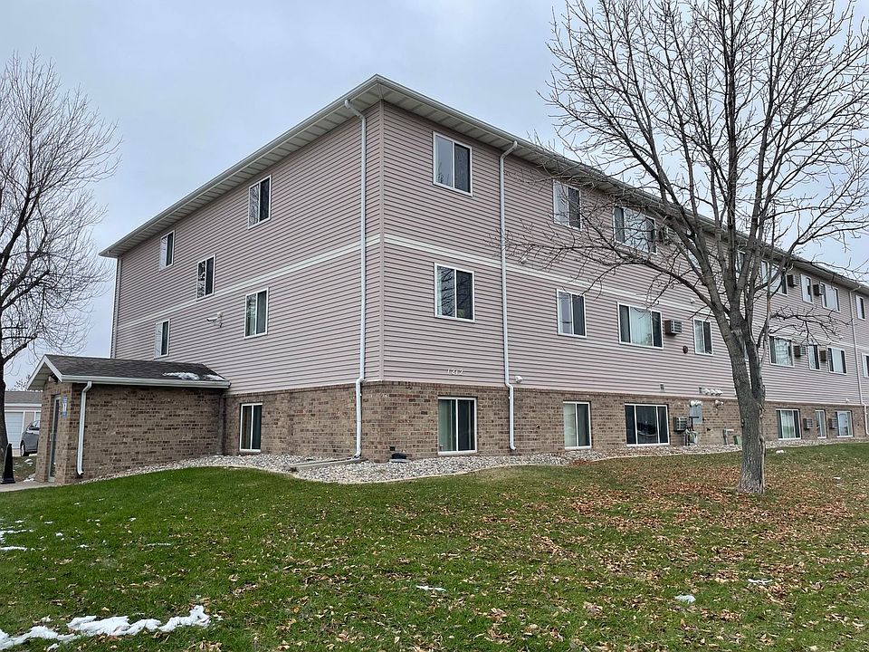 120434 1204 34th St N Moorhead MN Zillow