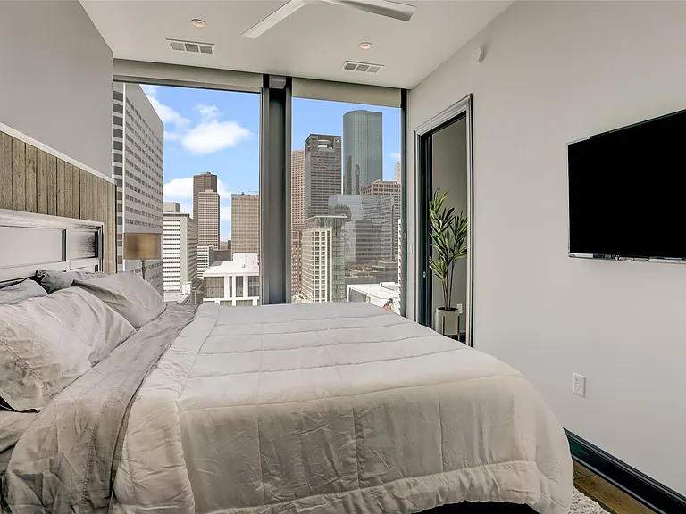 1211 Caroline St #1706 — Photo 11