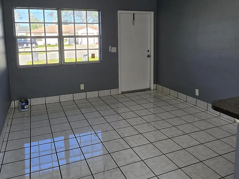 8531 Sunset Dr — Photo 2