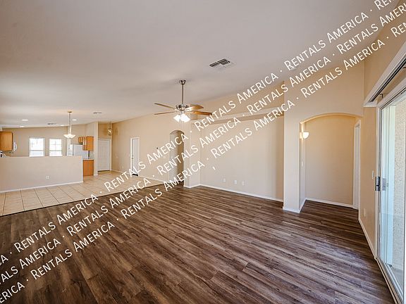 5th image of 138 N 153rd Ave