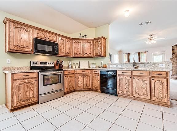 3rd image of 1318 Havenrock Dr