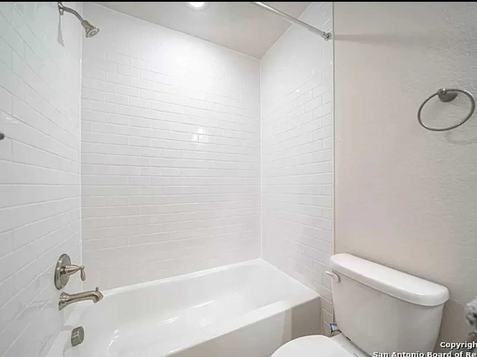 3 bed, 2.5 bath, 1505 sqft, $1,650 — Photo 2