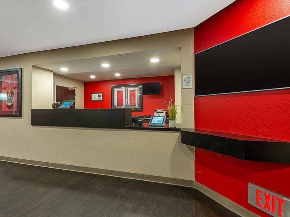 Lobby and Guest Check-in