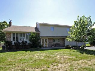 5 Hudson Bay Ter, Marlboro, NJ 07746