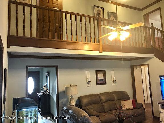 4th image of 6488 Evergreen Dr