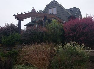 1718 44th Ave SW, Seattle, WA 98116