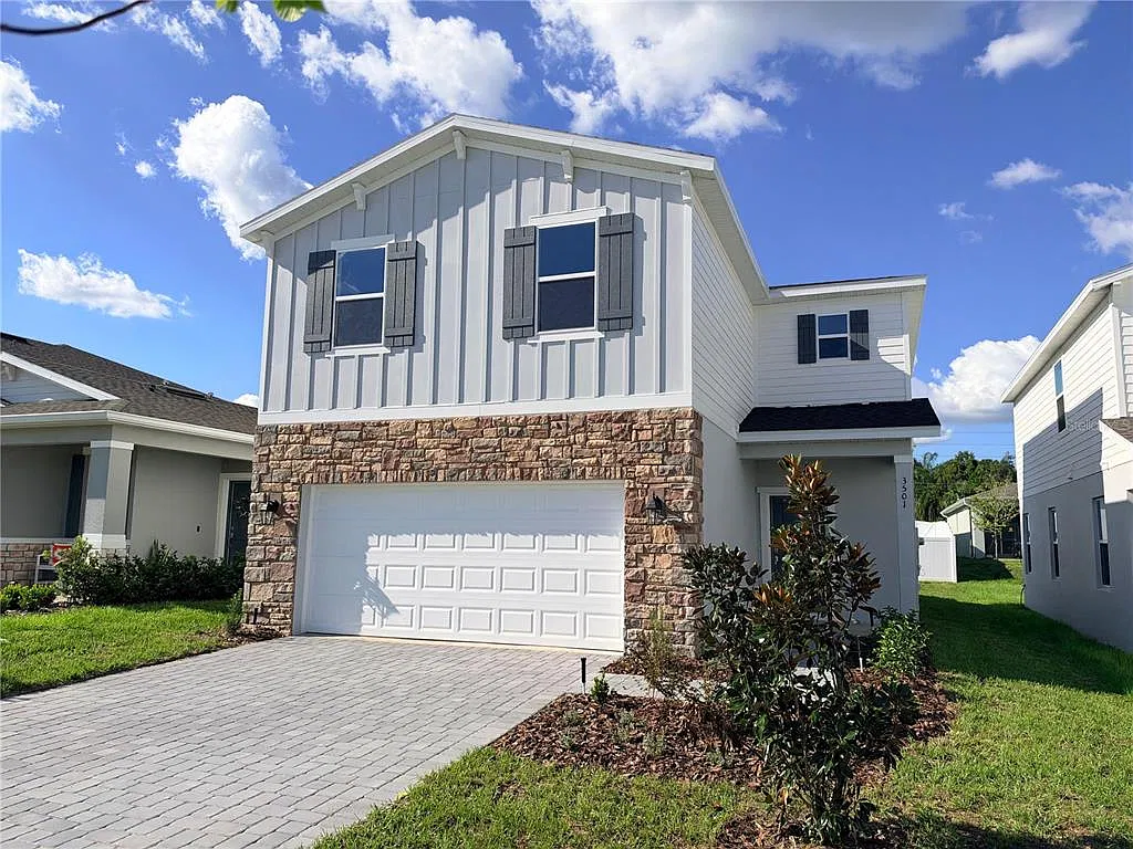 4 bed, 2.5 bath, 1876 sqft, $2,490 — Photo 2