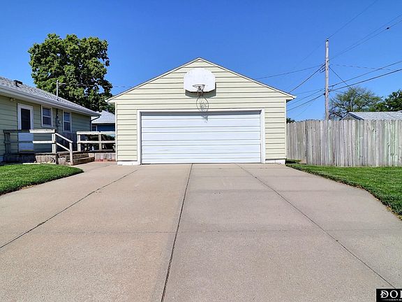 3rd image of 1344 Fairacres Dr