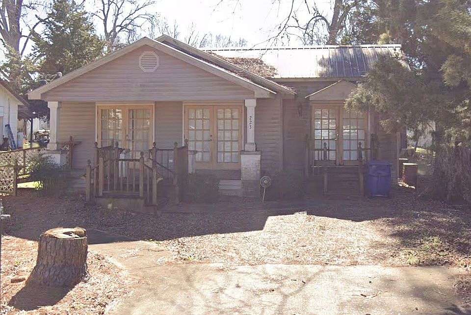 1st image of 223 Railroad Avenue