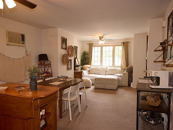 3rd image of 115 E 4th St