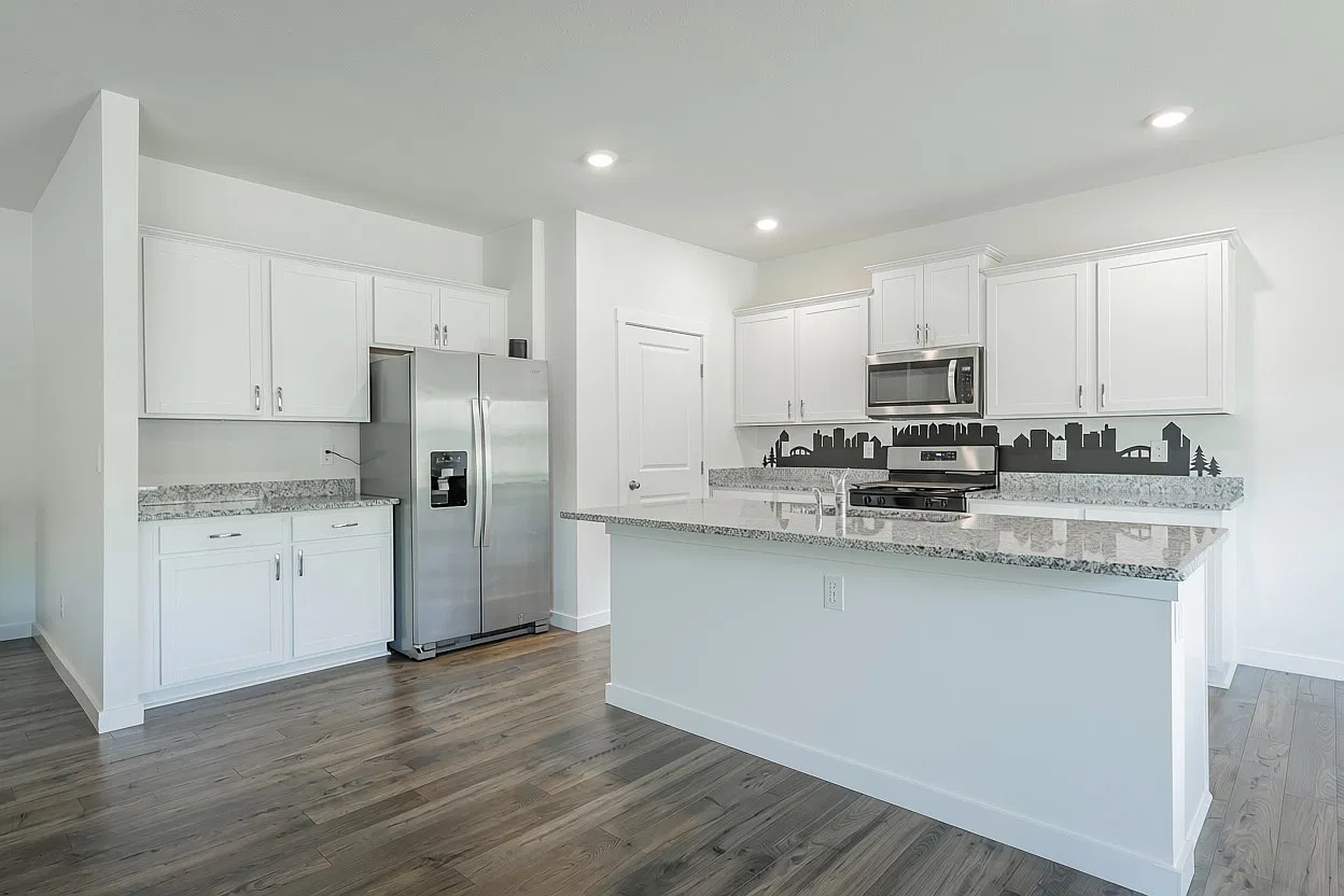 4 bed, 2250 sqft, $2,895 — Photo 3