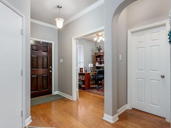4th image of 2837 Tangerine Ln