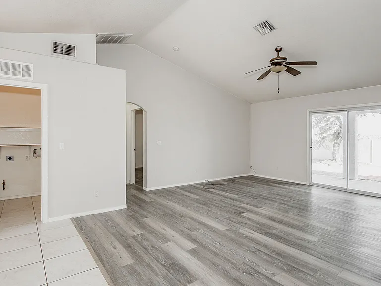 2195 E Emerald River Way — Photo 12