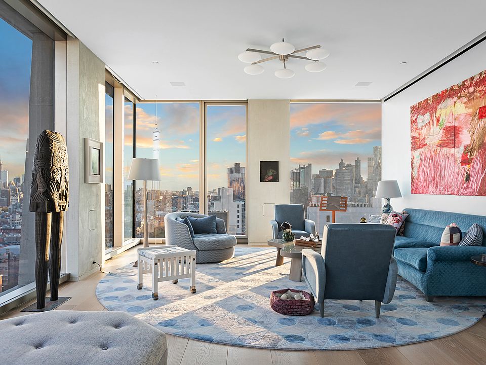 1st image of 215 Chrystie St