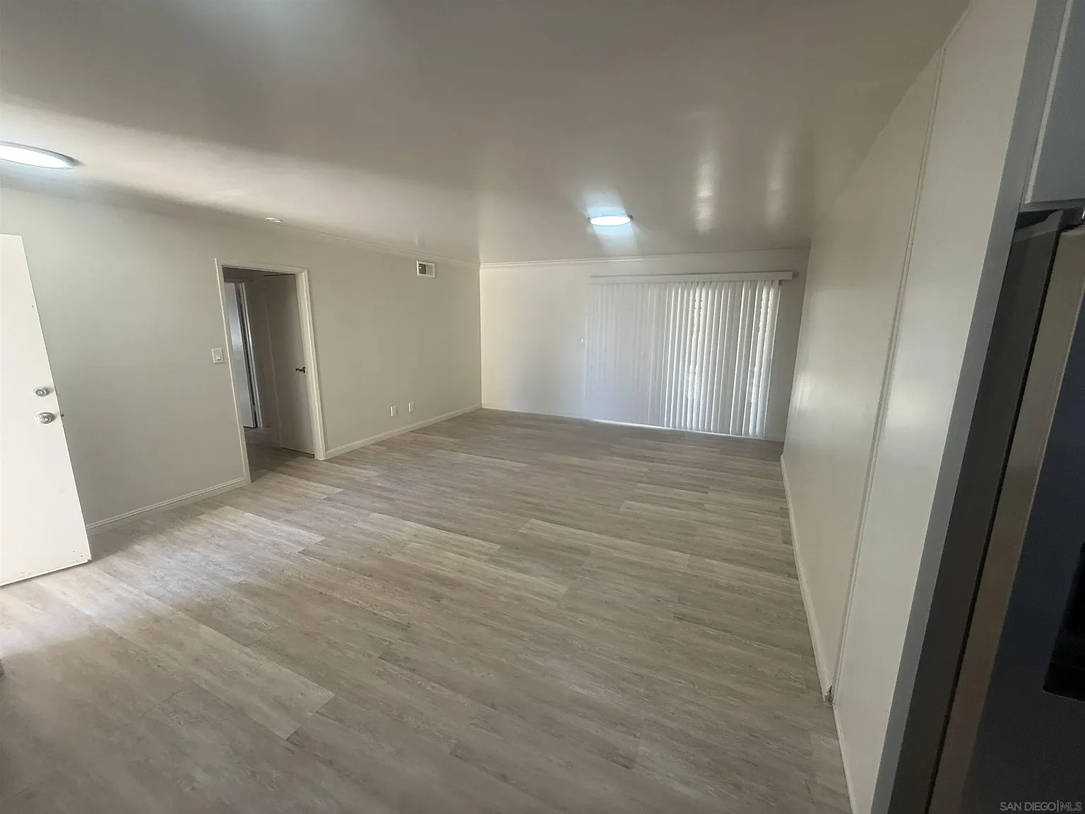 3 bed, 2.0 bath, 1597 sqft, $3,800 — Photo 4