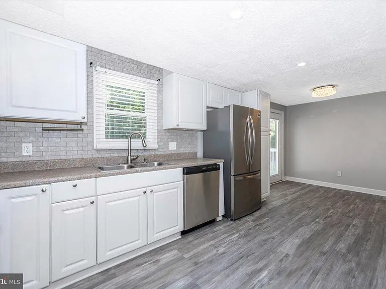 12284 Bandera Ln — Photo 17