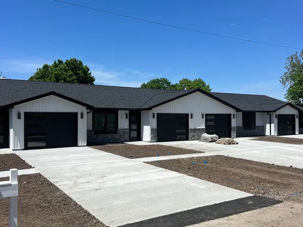 323 N Chestnut St, Mendon, IL