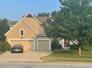 14610 S Greenwood St, Olathe, KS 66062