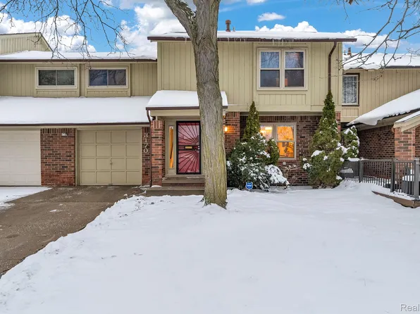 3170 Woods Cir, Detroit, MI 48207