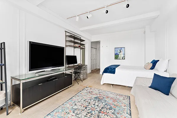 Rented by Compass | media 4