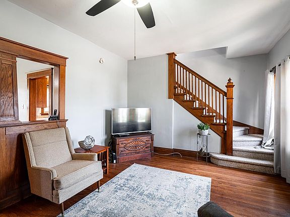 3rd image of 516 Marquette AVENUE