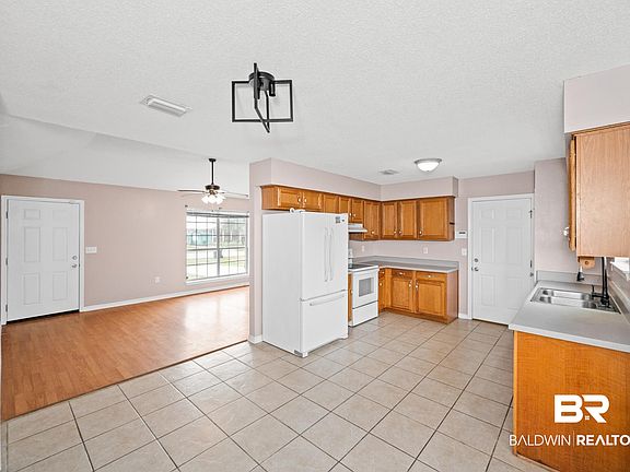 2nd image of 8913 Caitlin St