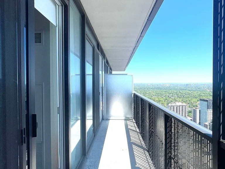 8 Eglinton Ave E #4809 — Photo 9